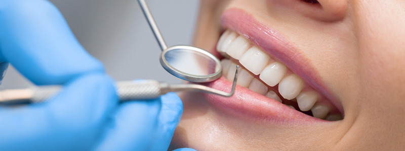 ۸ واقعیت بسیار مهم درباره‌ی حساسیت دندان - علل، پیشگیری و درمان